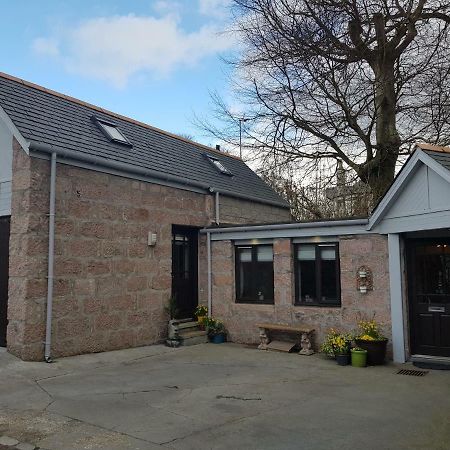 The Smiddy Suite Ellon Exterior foto