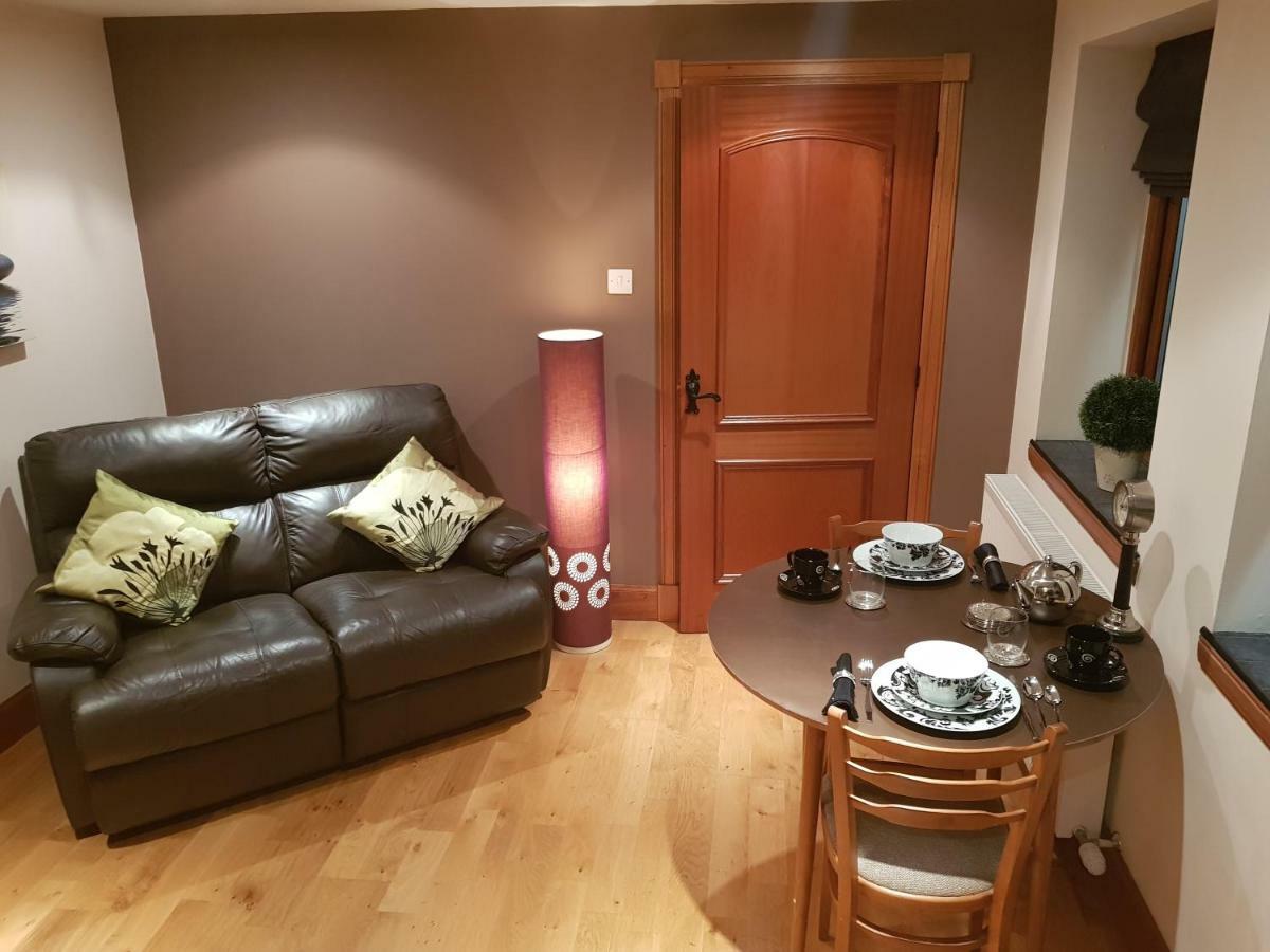The Smiddy Suite Ellon Exterior foto