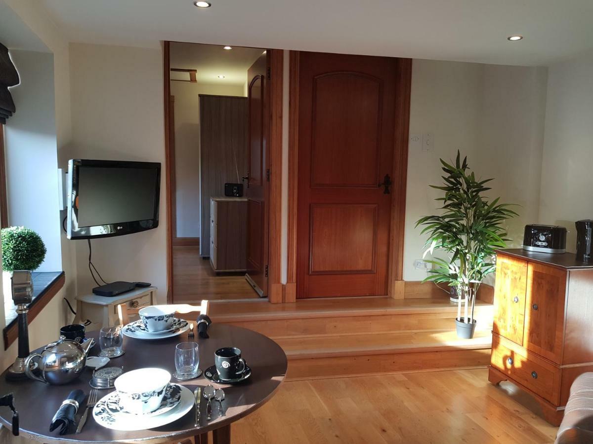 The Smiddy Suite Ellon Exterior foto